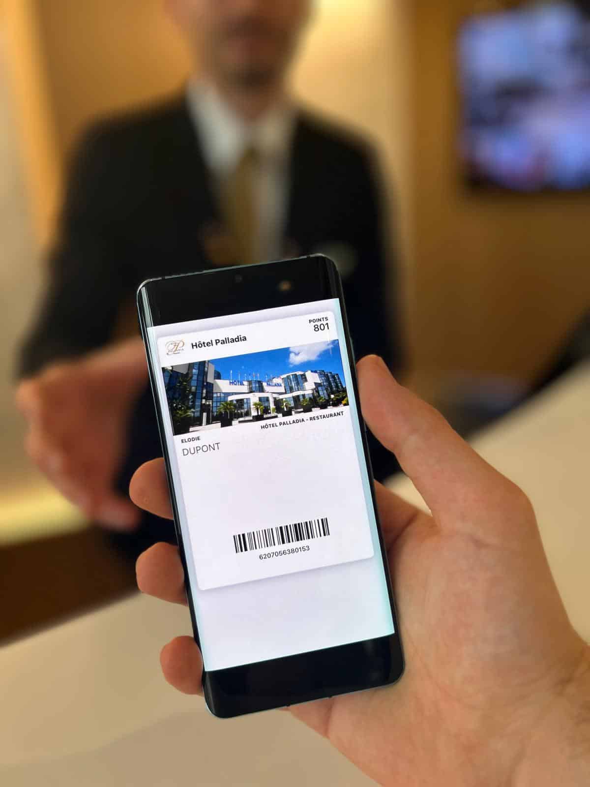 La tarjeta de fidelidad Adelya en un smartphone