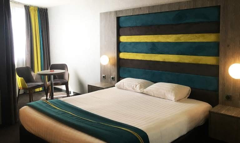 Chambre Prestige, décor à rayures